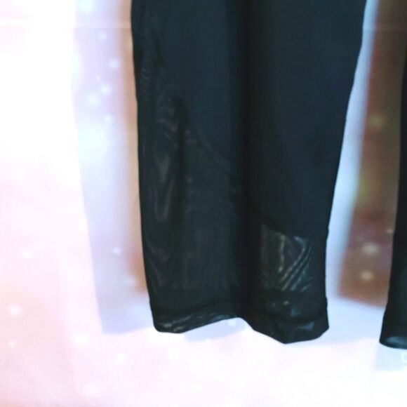 BLACK CONTOUR CURVY ATHLETIC SIDE POCKET CAPRIS SIZE XS - Picture 4 of 11